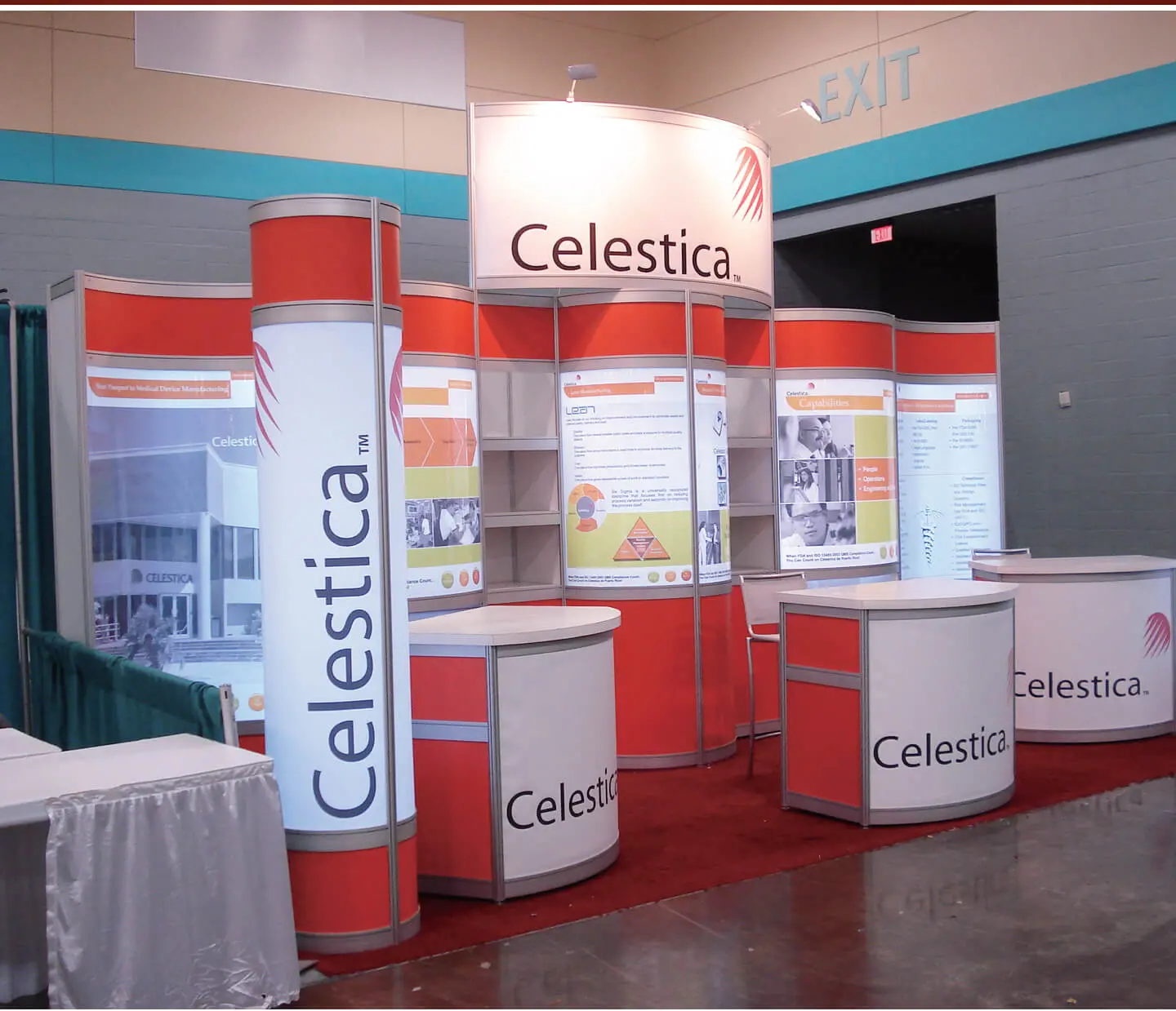 LT-S302 Upright Extrusion 45° trade show booth displays