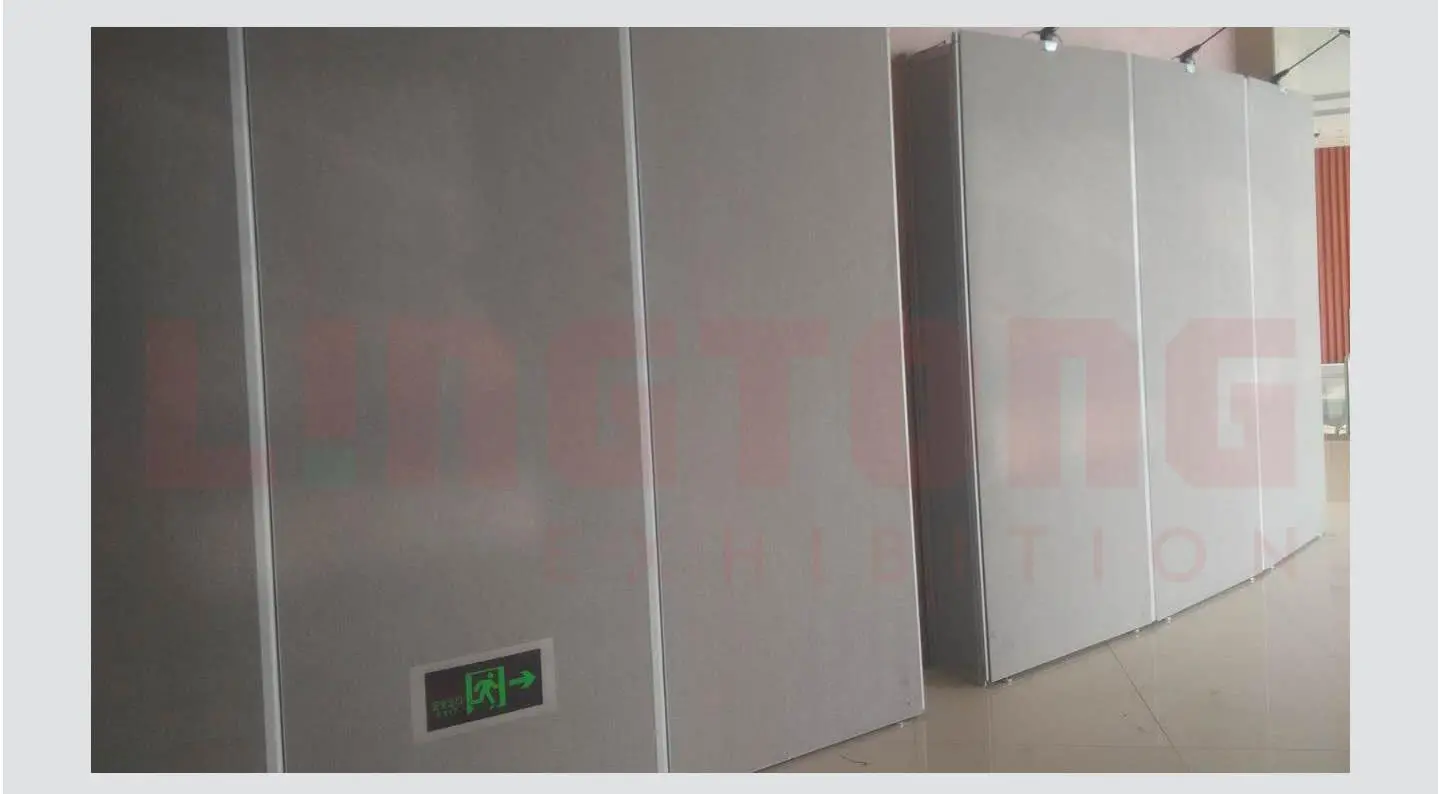 LT-WB261-19 Connecting Post With Hinge For Adjustable Display Wall